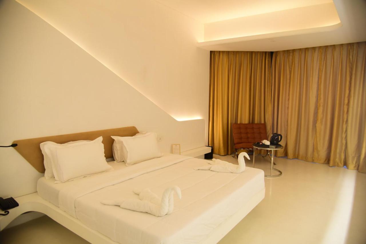 Ramaya Hotel Rohtak Esterno foto